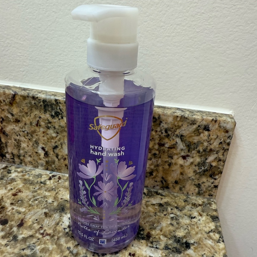 NWT Safeguard Hydrating Hand Wash - Lavender